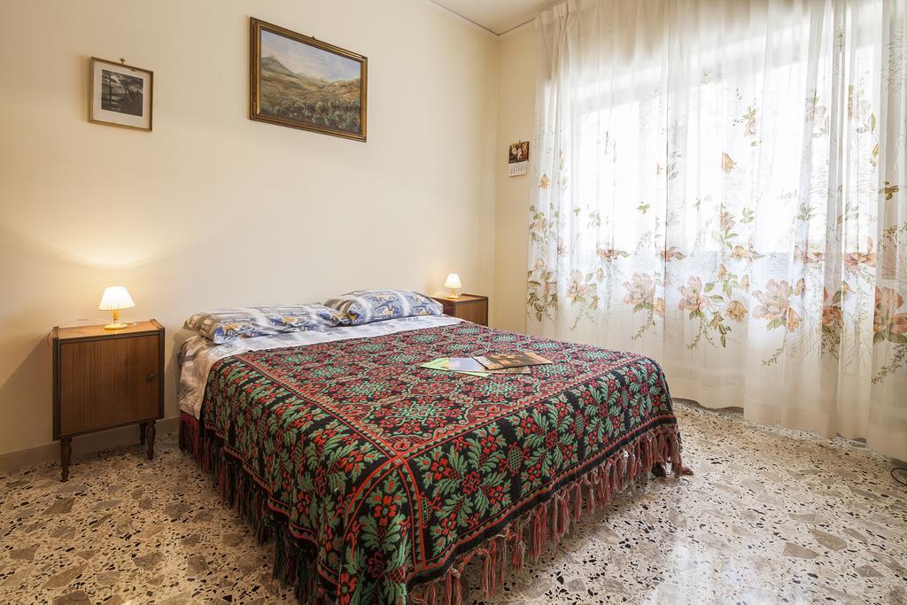 B&B La Contessa Σαλέρνο Δωμάτιο φωτογραφία