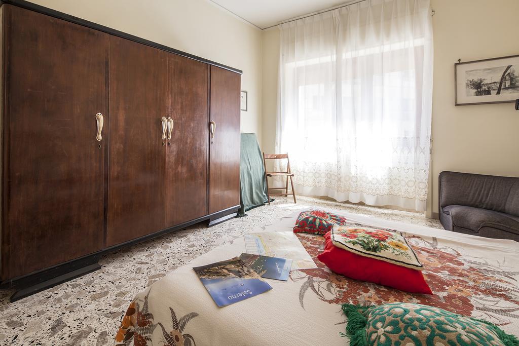 B&B La Contessa Σαλέρνο Δωμάτιο φωτογραφία